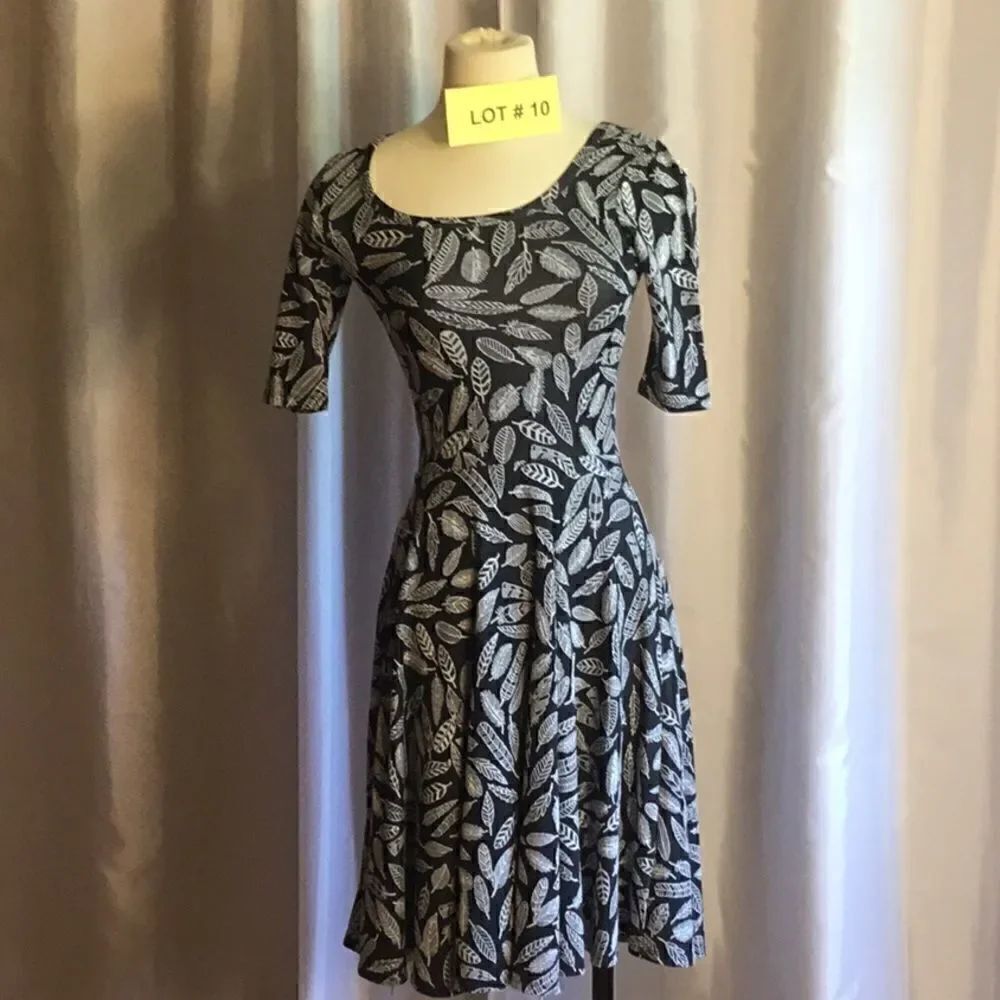 LULAROE dress in XXS feather design